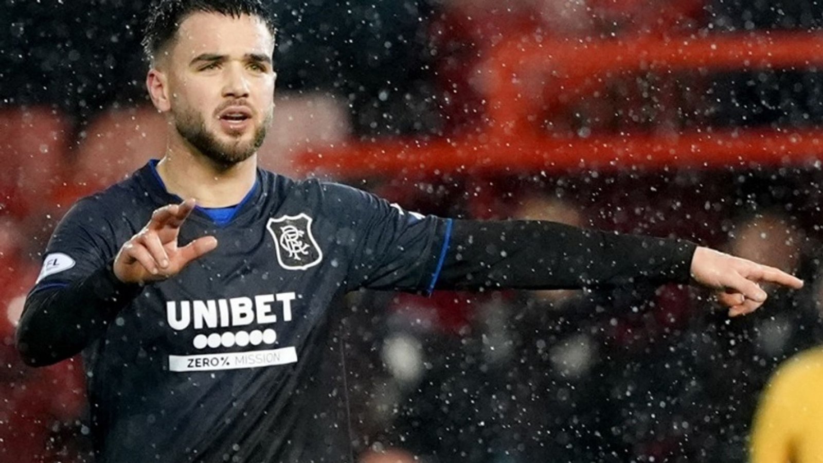 Raskin appears to squirt water at fan in full-time confrontation